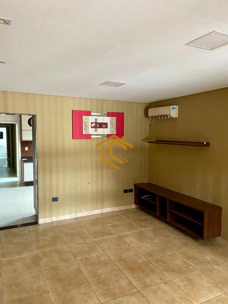 Casa em Praia Grande, no bairro Sítio do Campo