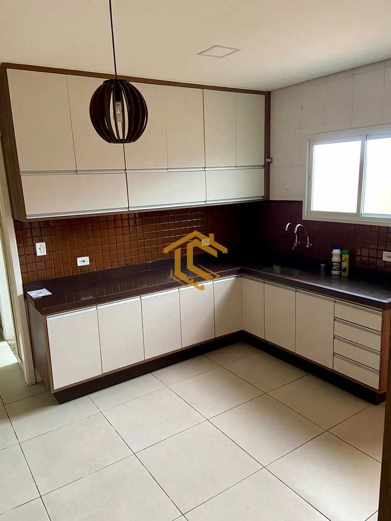 Casa em Praia Grande, no bairro Sítio do Campo