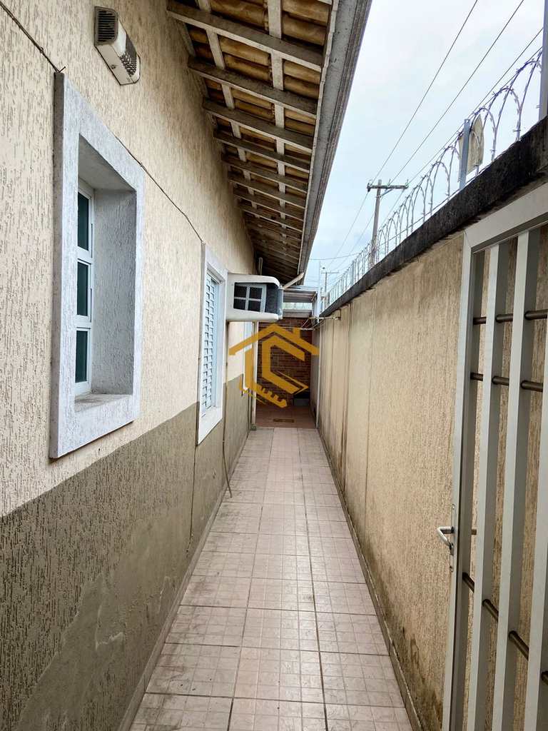 Casa em Praia Grande, no bairro Sítio do Campo