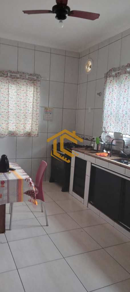 Casa em Praia Grande, no bairro Ocian