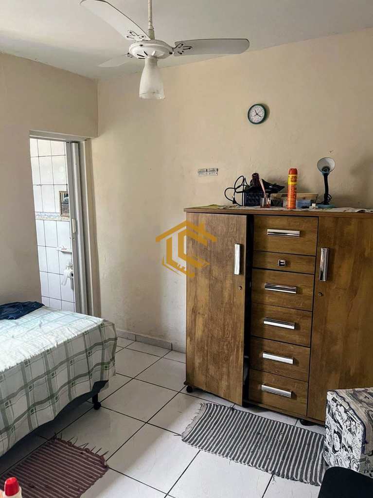 Casa em Praia Grande, no bairro Caiçara