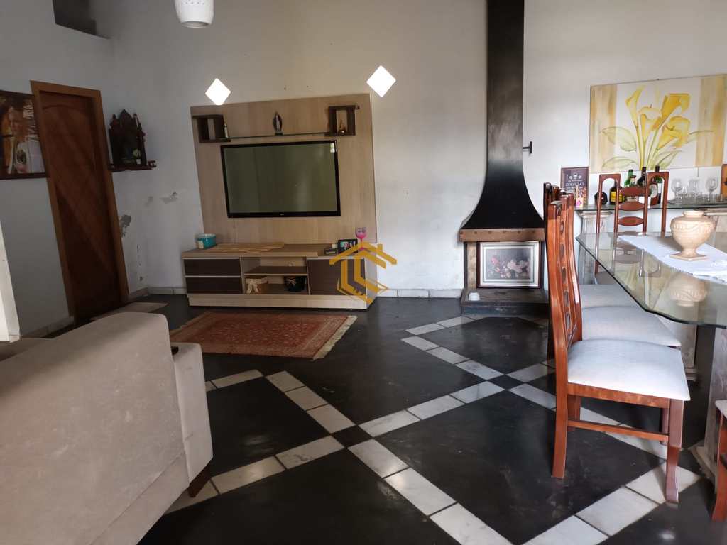 Casa em Cotia, no bairro Jardim Barbacena