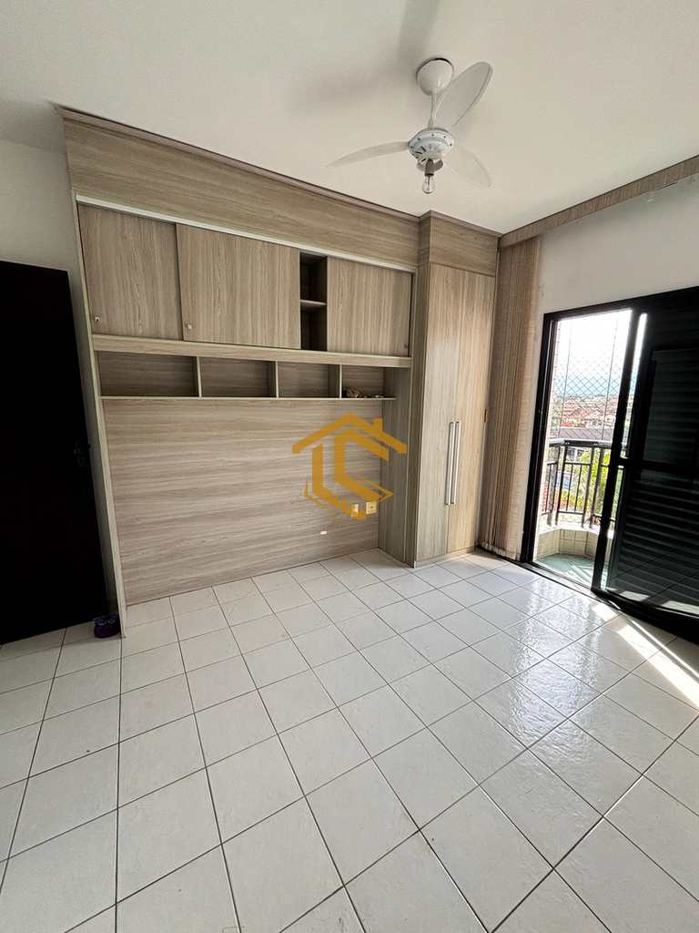 Apartamento em Praia Grande, no bairro Real
