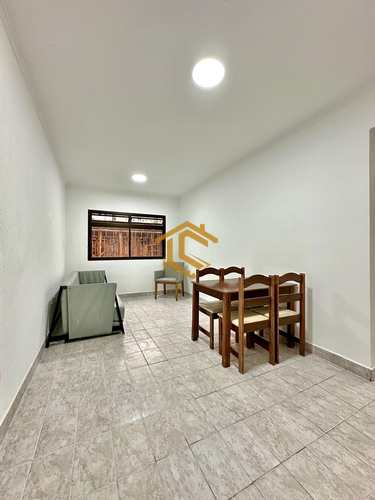 Apartamento, código 10111 em Praia Grande, bairro Aviação
