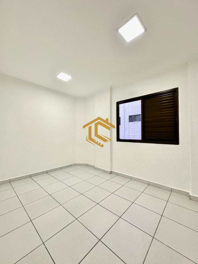 Apartamento em Praia Grande, no bairro Ocian