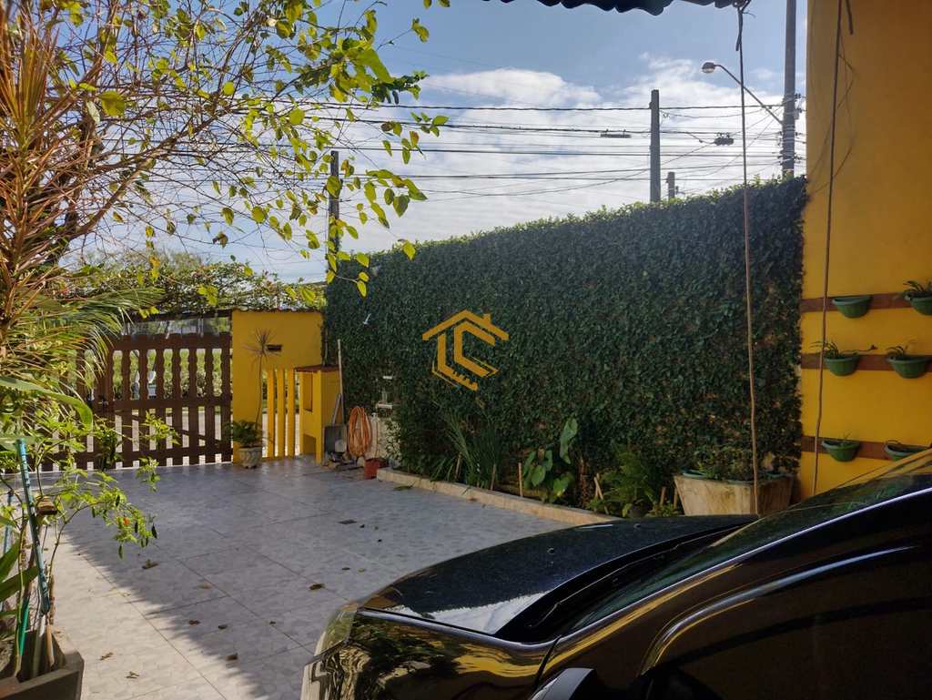 Casa em Mongaguá, no bairro Balneário América