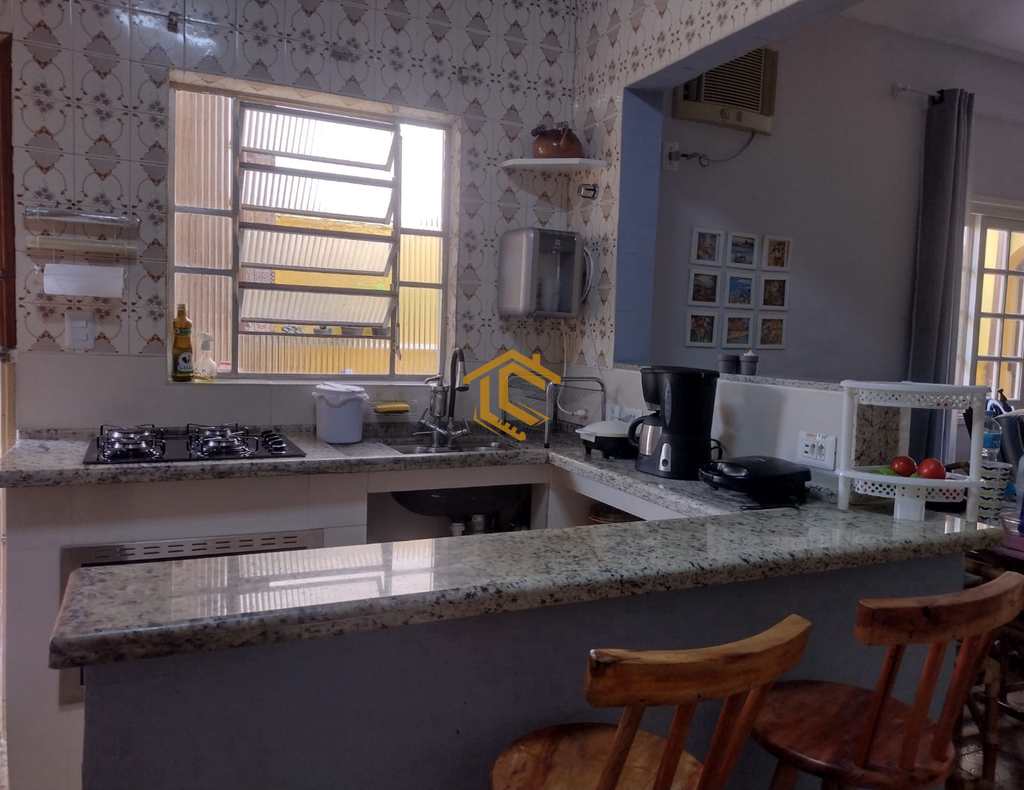 Casa em Mongaguá, no bairro Balneário América