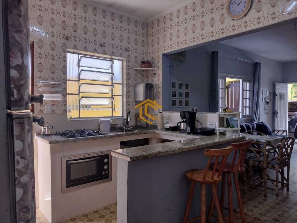 Casa em Mongaguá, no bairro Balneário América