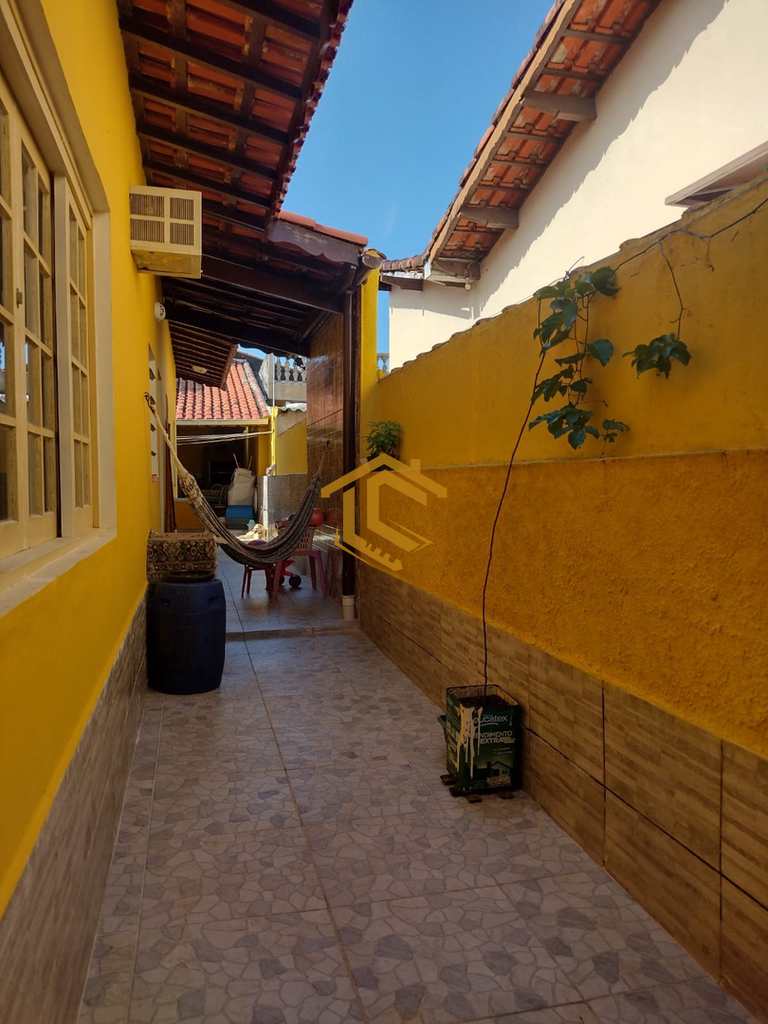 Casa em Mongaguá, no bairro Balneário América