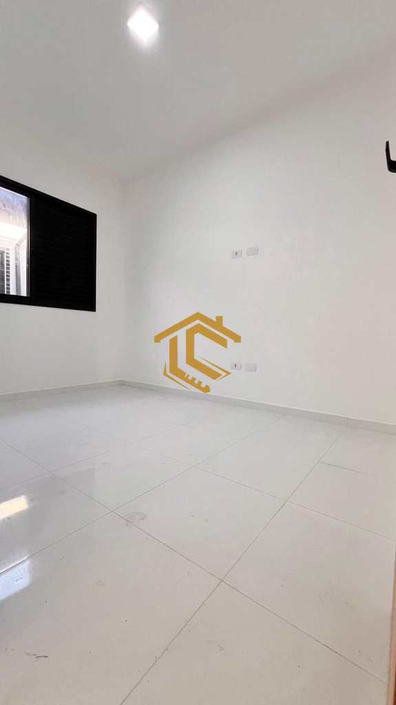 Casa em Praia Grande, no bairro Maracanã