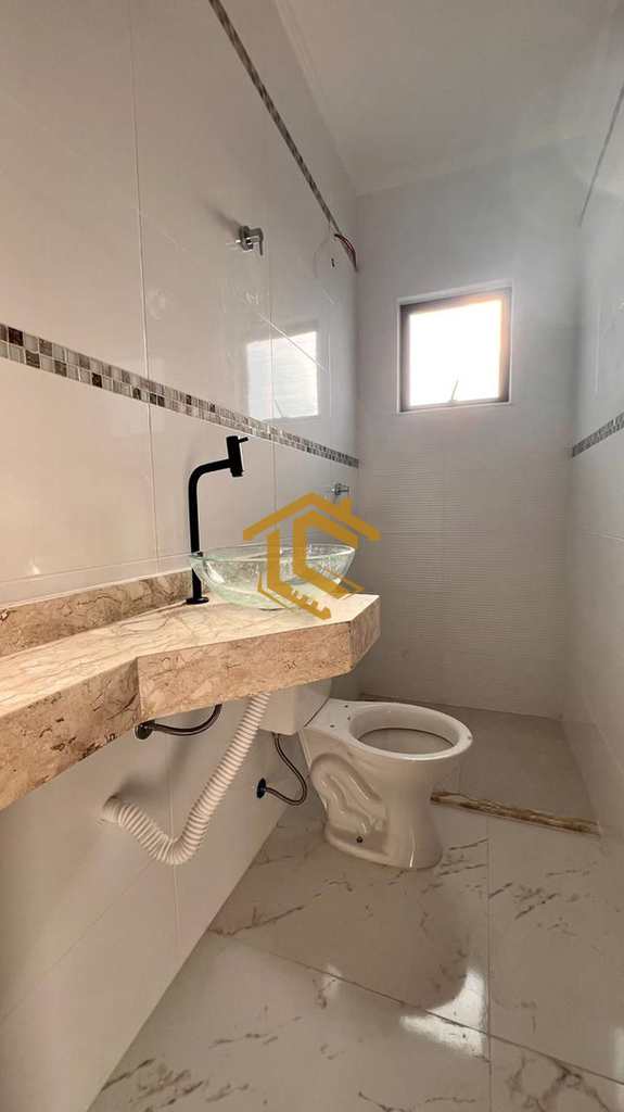 Casa em Praia Grande, no bairro Maracanã