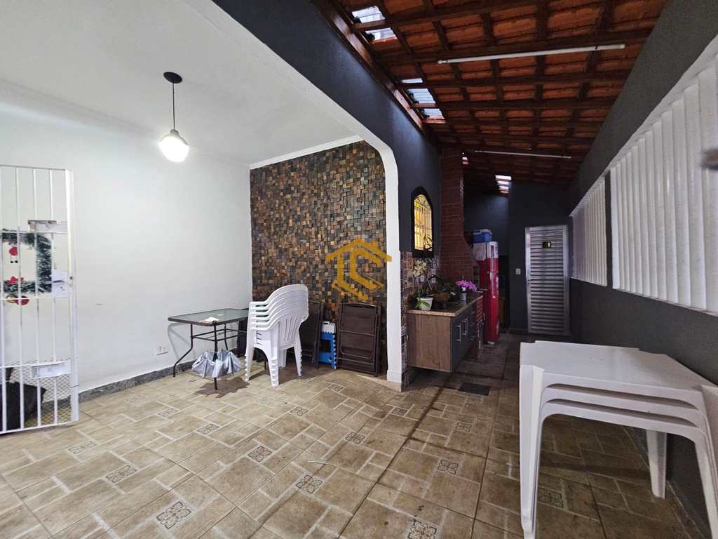 Casa em Praia Grande, no bairro Ocian