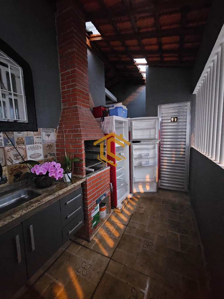 Casa em Praia Grande, no bairro Ocian