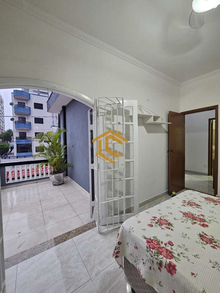 Casa em Praia Grande, no bairro Ocian