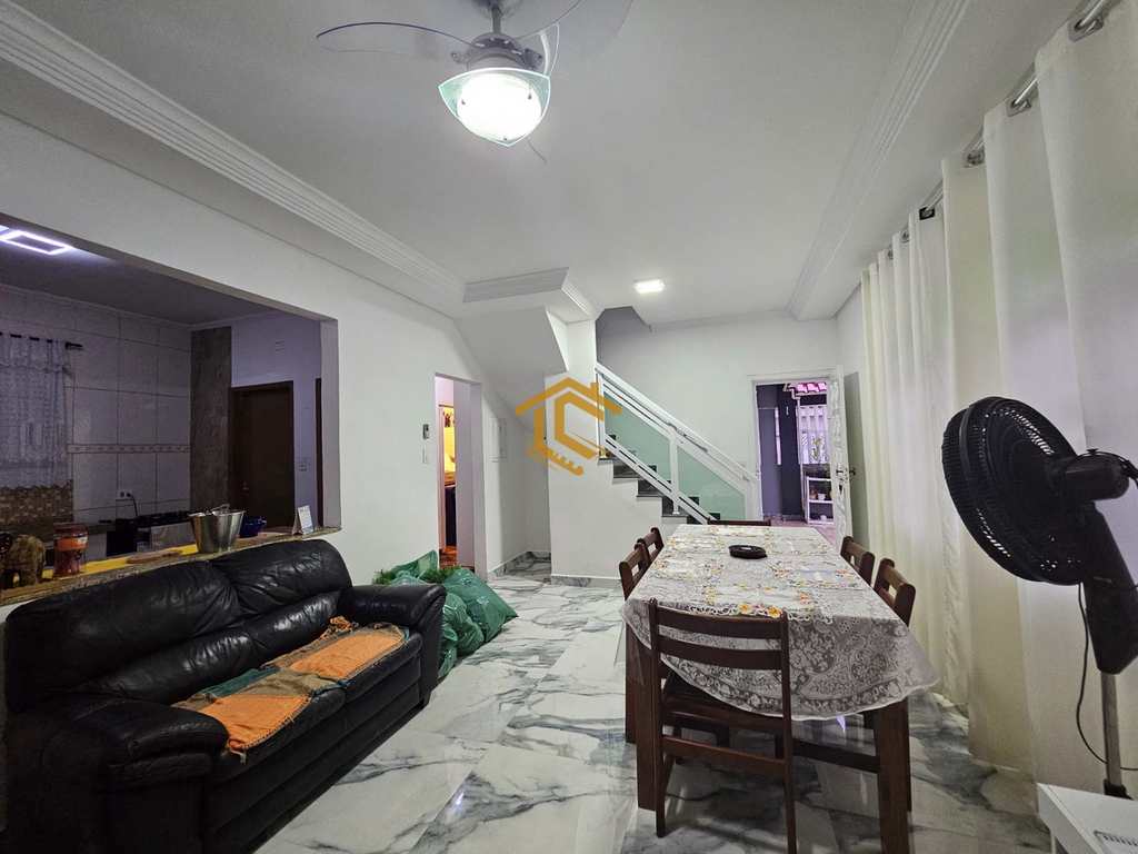 Casa em Praia Grande, no bairro Ocian
