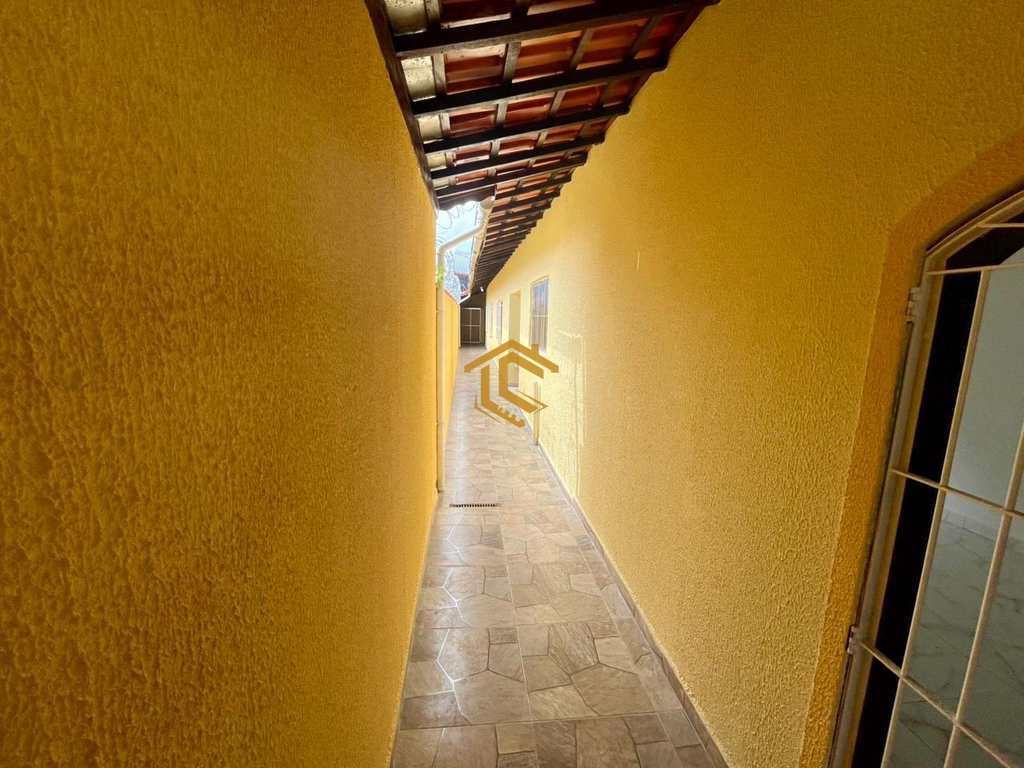 Casa em Praia Grande, no bairro Maracanã