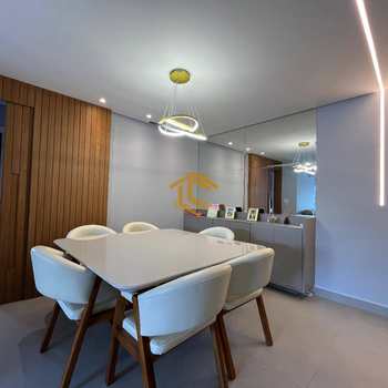 Apartamento em Praia Grande, bairro Canto do Forte