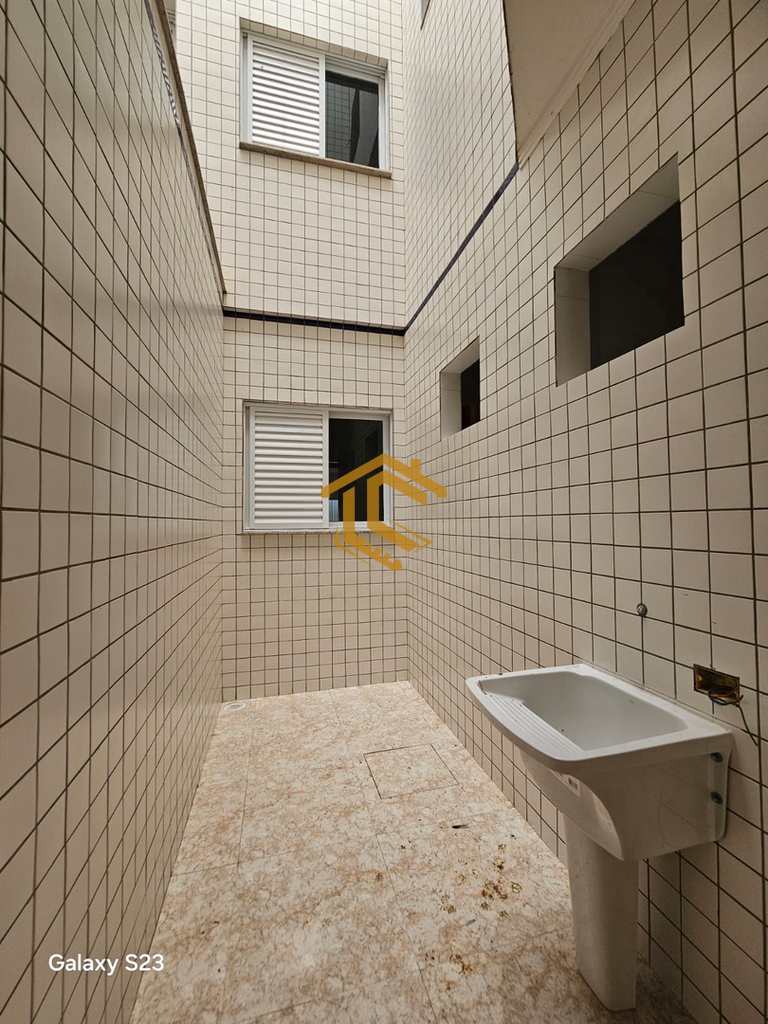 Casa de Condomínio em Praia Grande, no bairro Mirim