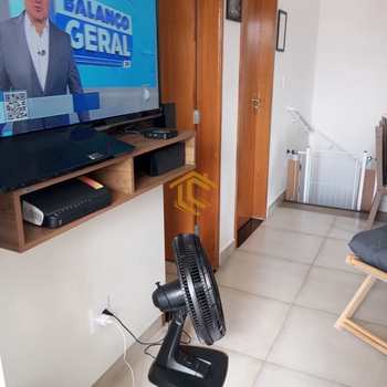 Casa em Praia Grande, bairro Maracanã