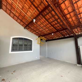 Casa em Praia Grande, bairro Maracanã