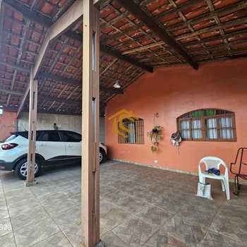 Casa em Praia Grande, bairro Melvi