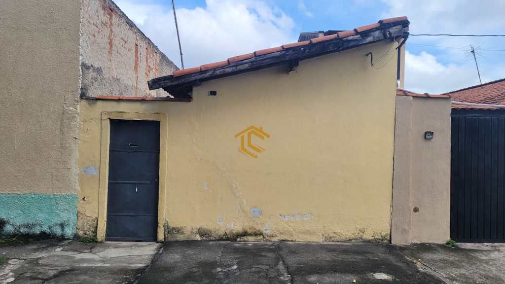 Casa em Taubaté, no bairro Parque Santo Antônio
