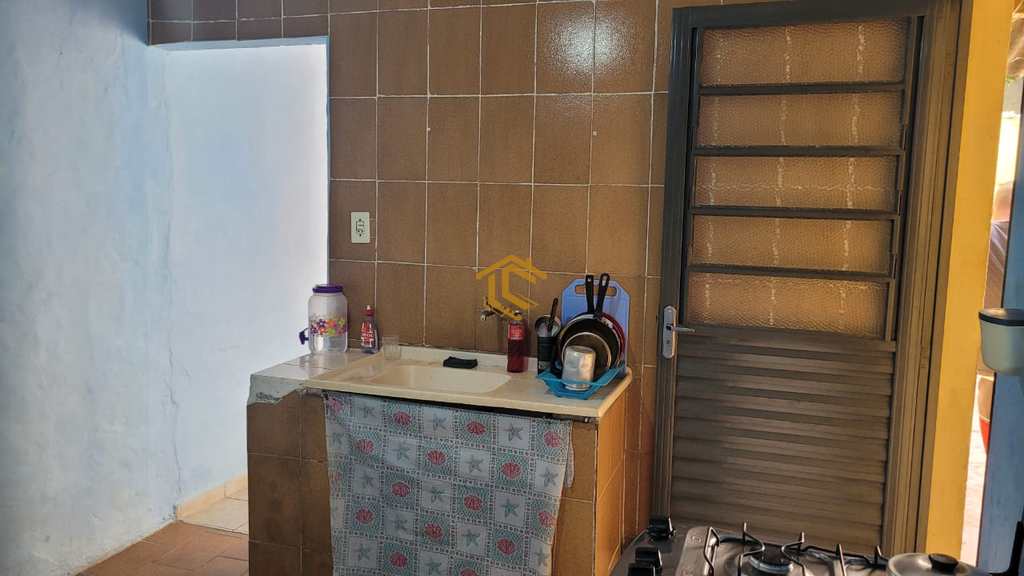 Casa em Taubaté, no bairro Parque Santo Antônio