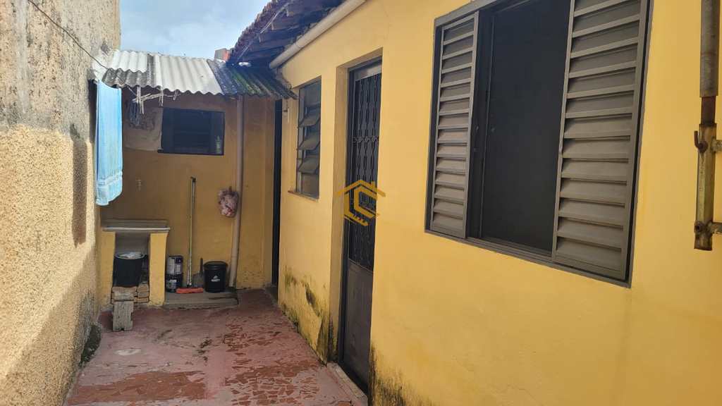 Casa em Taubaté, no bairro Parque Santo Antônio
