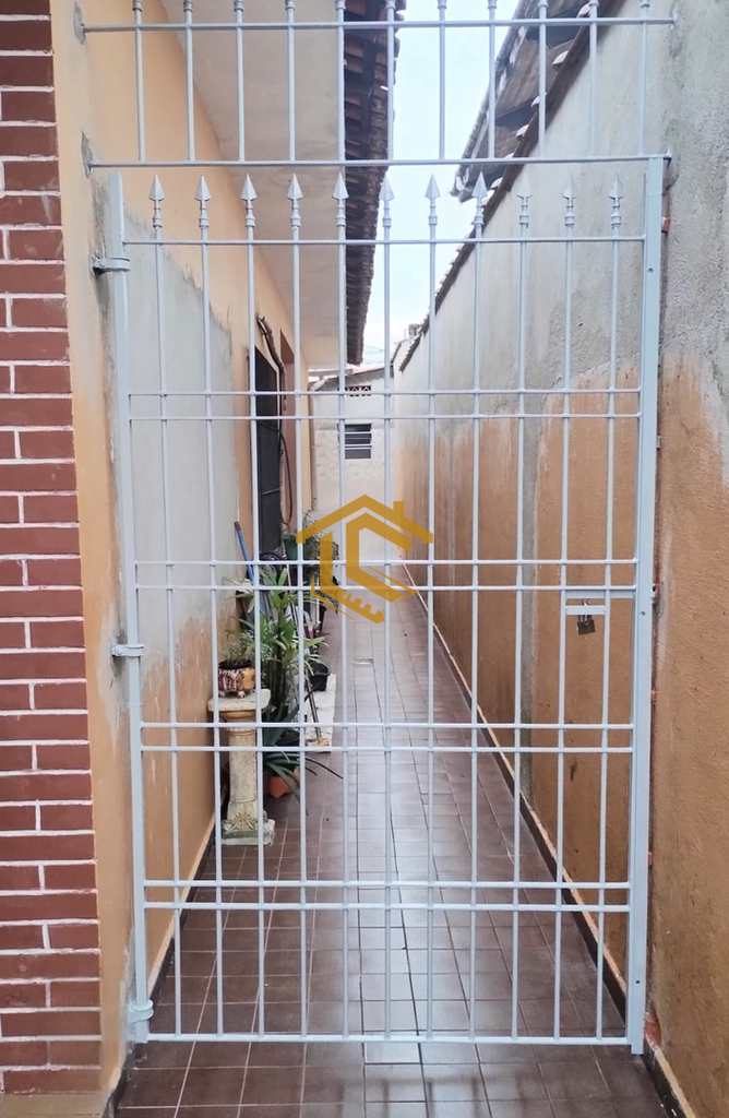 Casa em Praia Grande, no bairro Caiçara