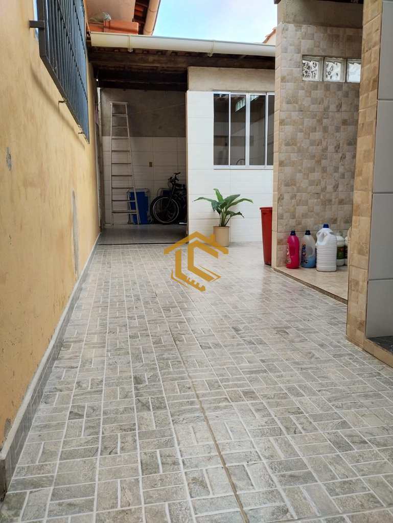 Casa em Praia Grande, no bairro Caiçara