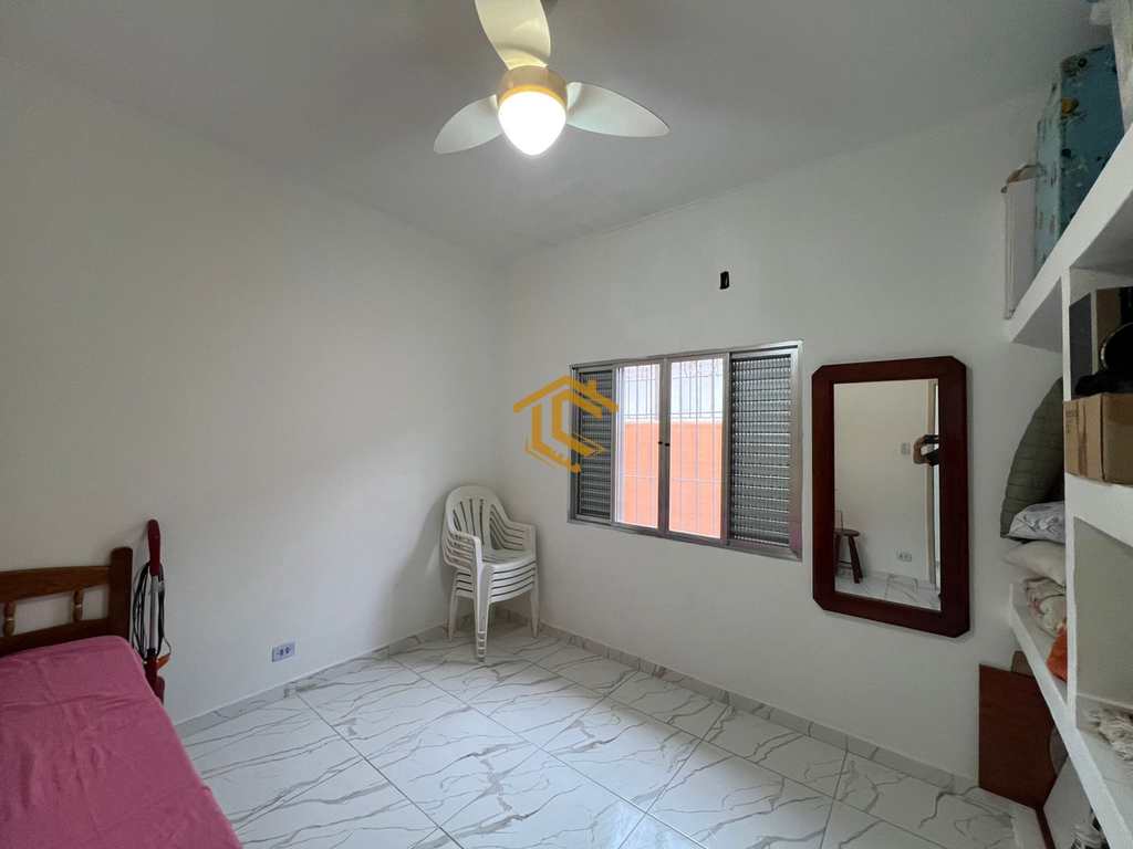 Casa em Praia Grande, no bairro Caiçara