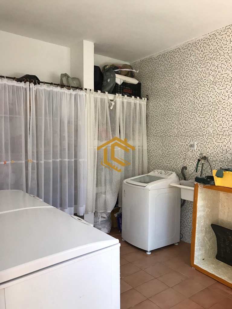 Casa em Praia Grande, no bairro Caiçara