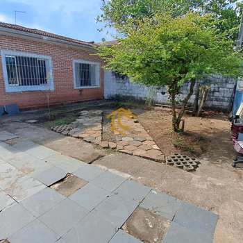 Casa em Praia Grande, bairro Maracanã