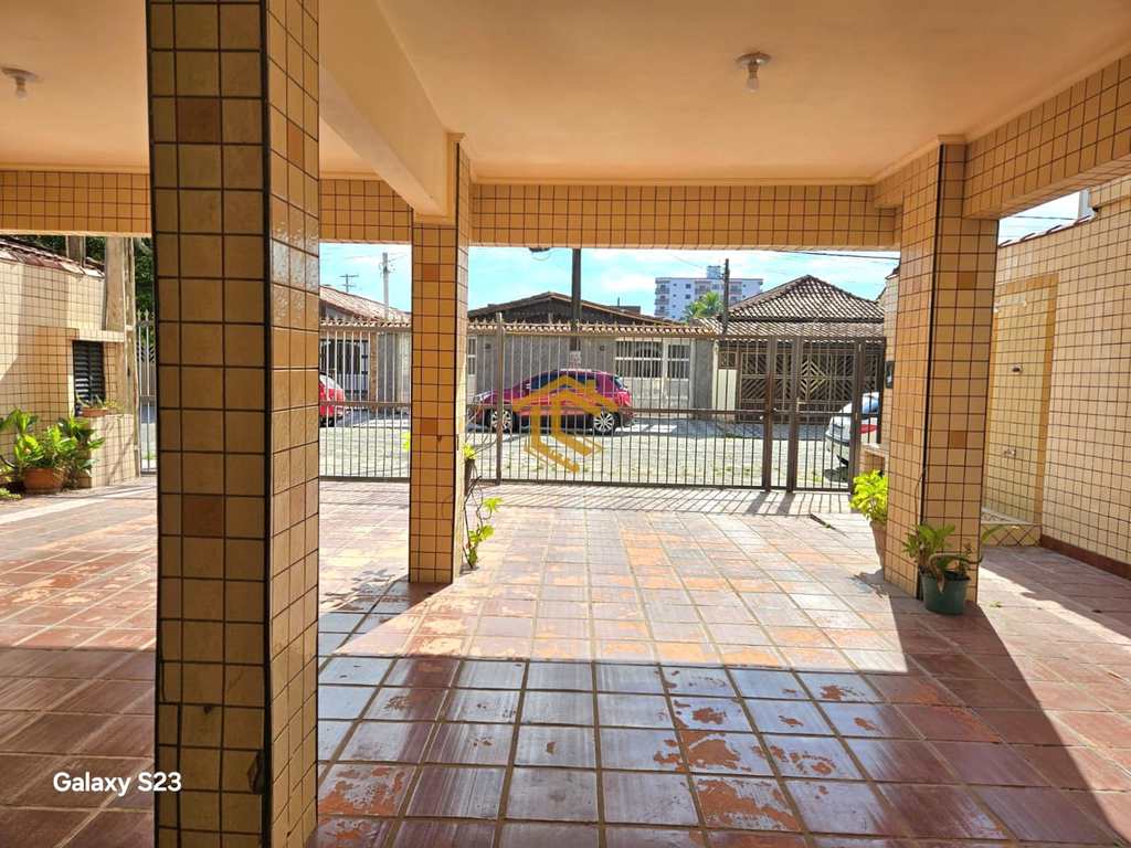 Casa em Praia Grande, no bairro Caiçara