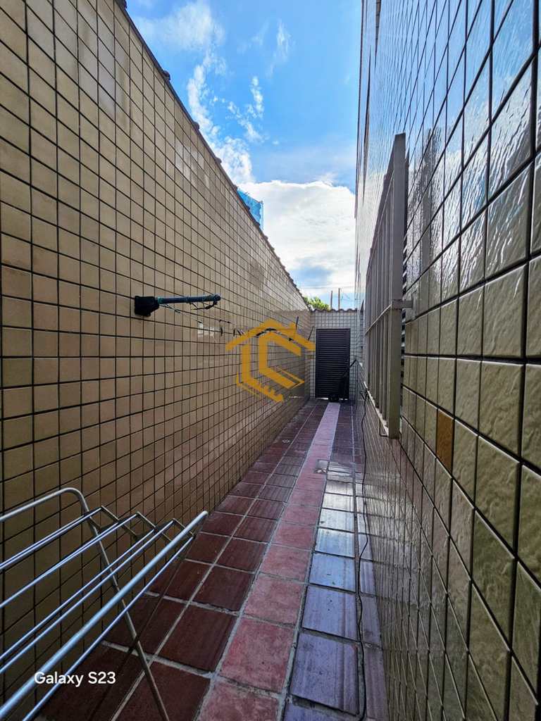 Casa em Praia Grande, no bairro Caiçara