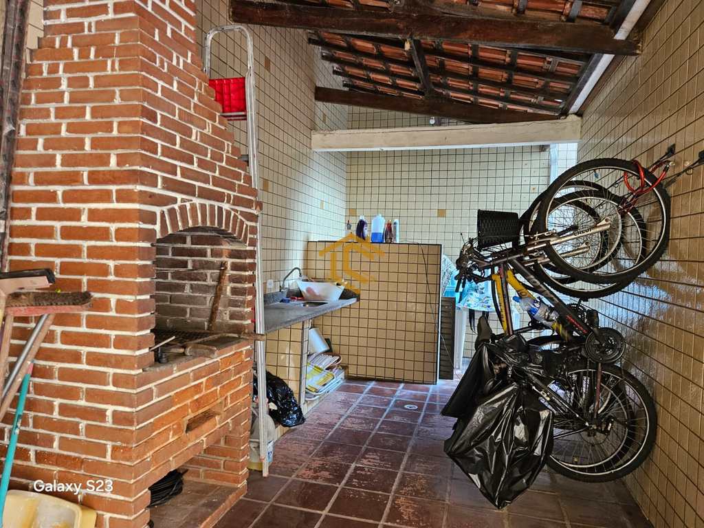 Casa em Praia Grande, no bairro Caiçara