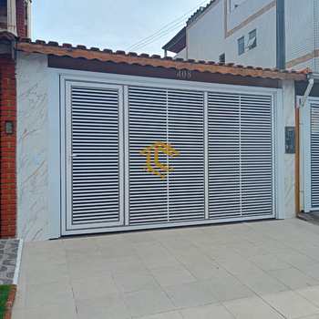 Casa em Praia Grande, bairro Ocian