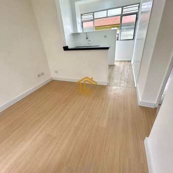 Apartamento em Praia Grande, bairro Guilhermina