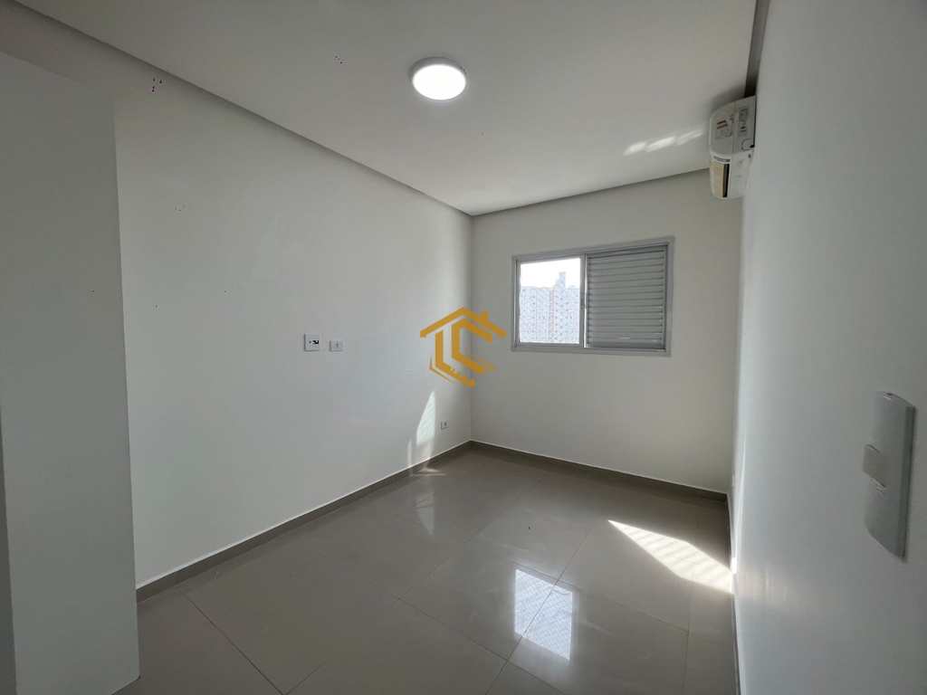 Apartamento em Praia Grande, no bairro Caiçara