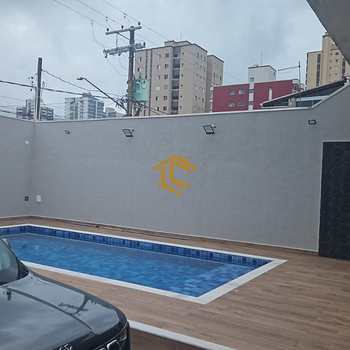 Casa em Praia Grande, bairro Ocian