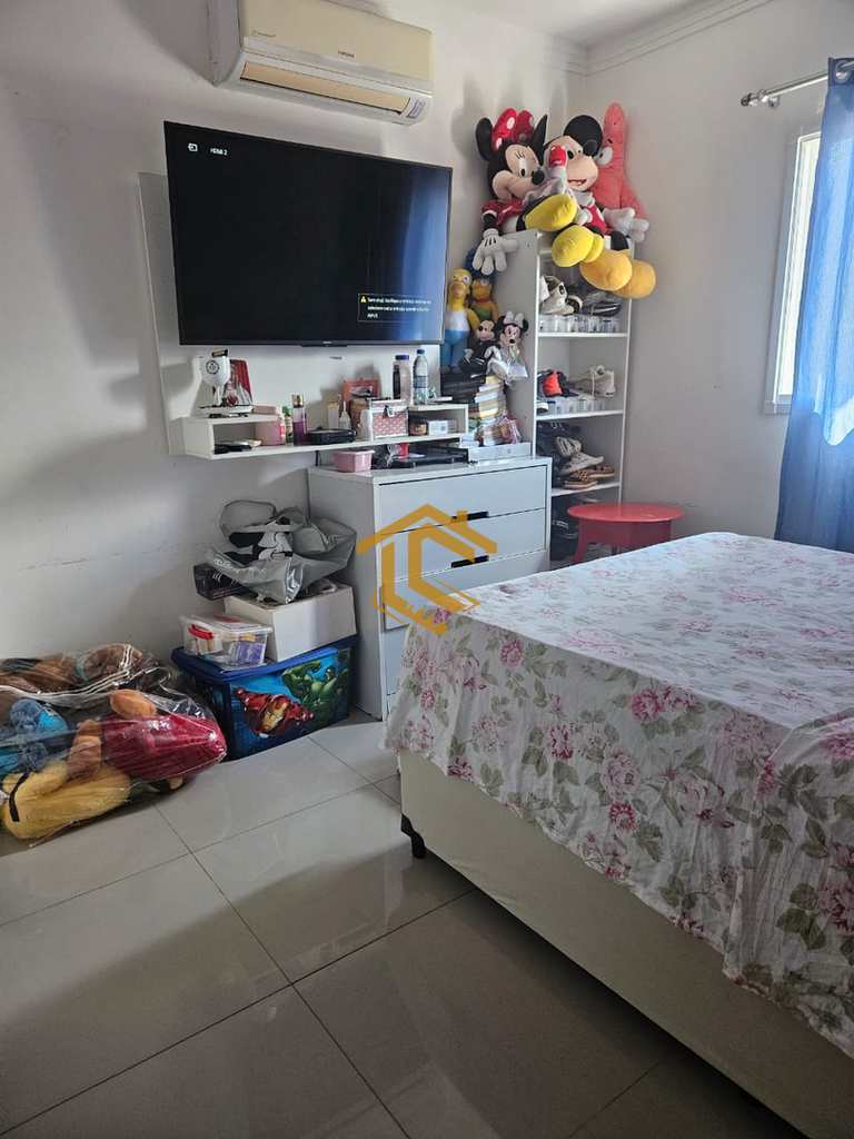 Casa em Praia Grande, no bairro Ocian