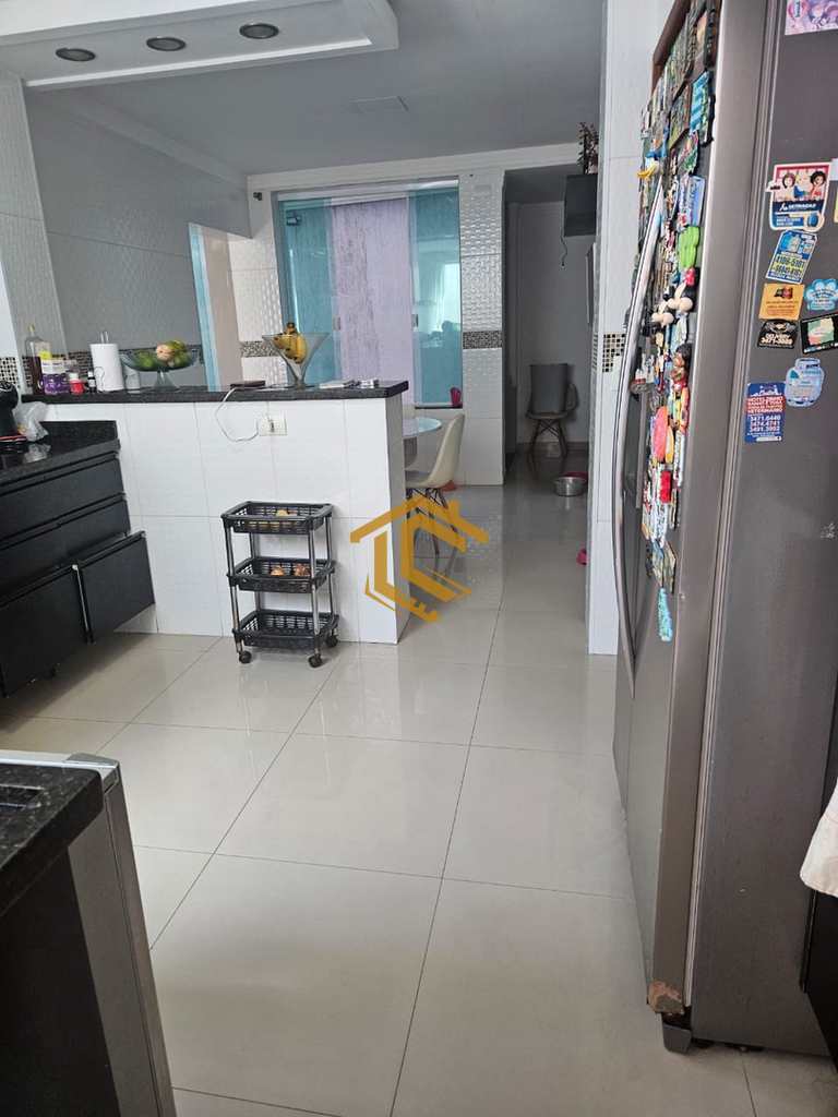 Casa em Praia Grande, no bairro Ocian