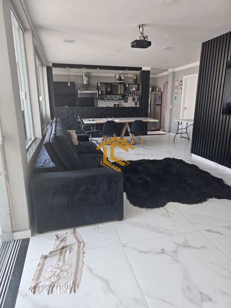 Casa em Praia Grande, no bairro Ocian