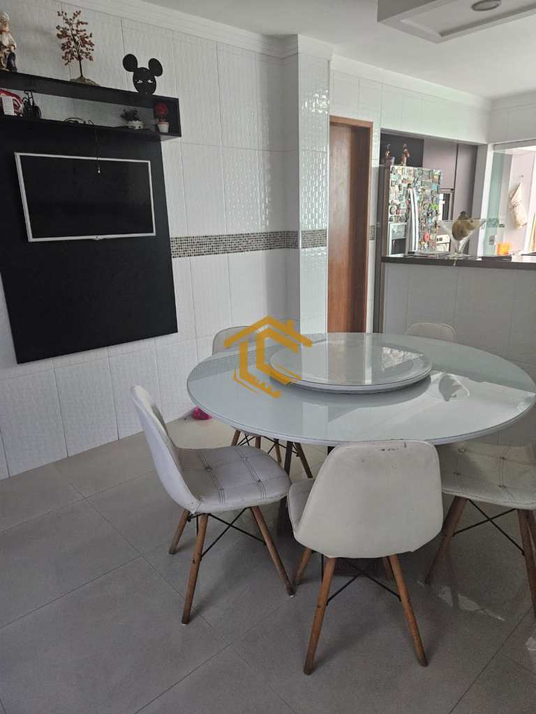 Casa em Praia Grande, no bairro Ocian