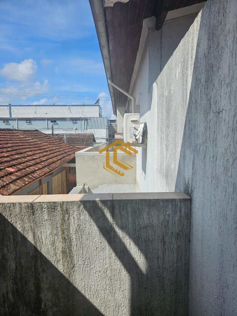 Casa em Praia Grande, no bairro Ocian