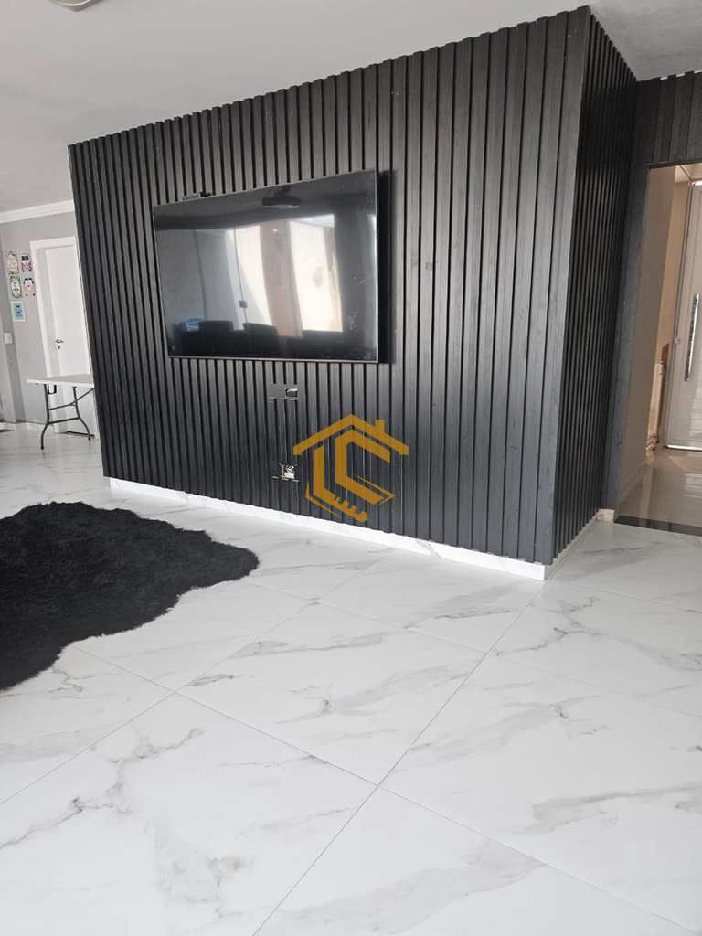 Casa em Praia Grande, no bairro Ocian