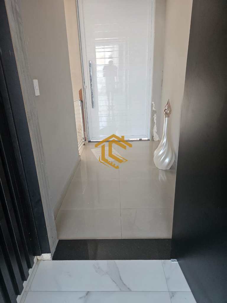 Casa em Praia Grande, no bairro Ocian