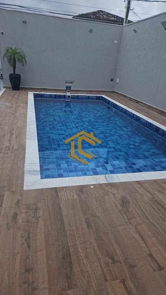 Casa em Praia Grande, no bairro Ocian