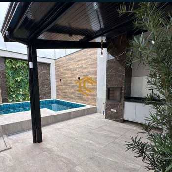 Casa em Praia Grande, bairro Balneário Maracanã