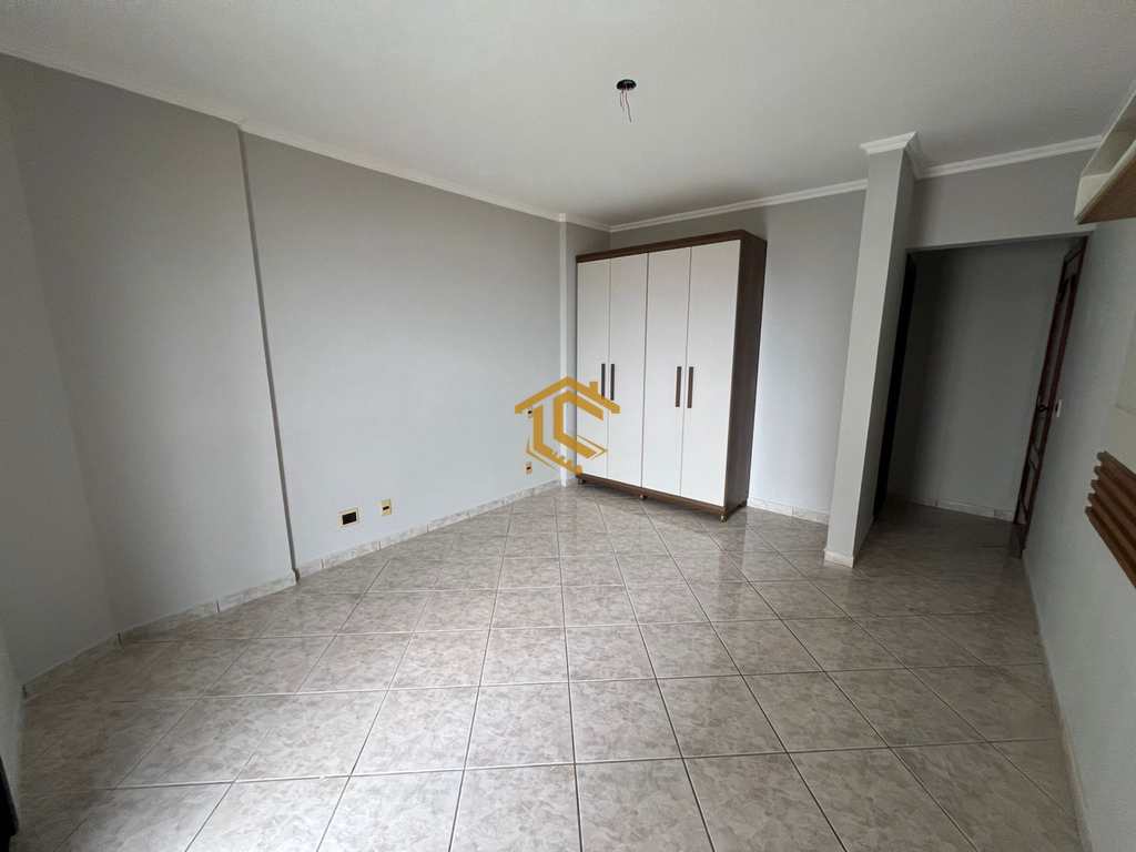 Apartamento em Praia Grande, no bairro Caiçara